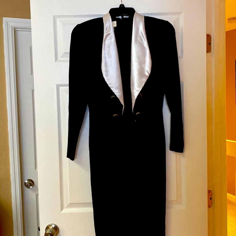 Cache Black velvet dress with white collar. Size 8. Knee length. Gently worn.